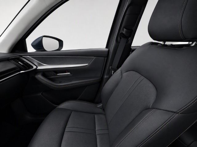 Certified 2024 MAZDA CX-90 Plug-In Hybrid w/ Premium Pkg AWD/4WD image 13