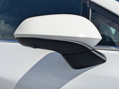 Certified 2025 Chevrolet Equinox EV LT w/ Convenience Package image 12