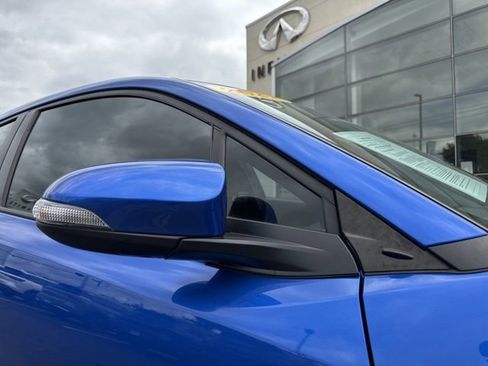 Used 2021 Toyota C-HR XLE FWD image 25