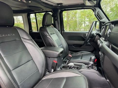 Used 2021 Jeep Wrangler Unlimited Sahara w/ Dual Top Group AWD/4WD image 15