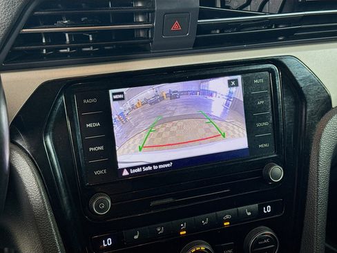 Used 2020 Volkswagen Passat 2.0T SE image 19