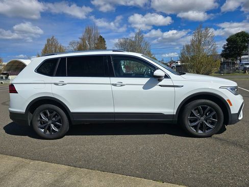 Used 2022 Volkswagen Tiguan SE image 6