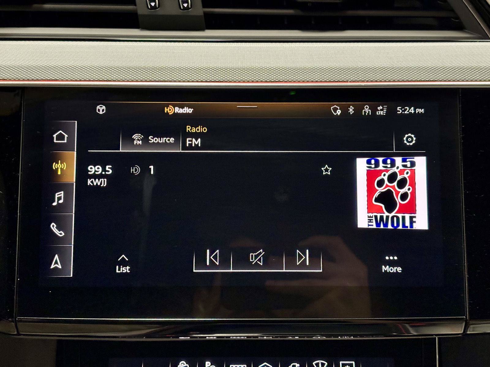 Used 2024 Audi Q8 e-tron Prestige w/ Prestige Package AWD/4WD image 41