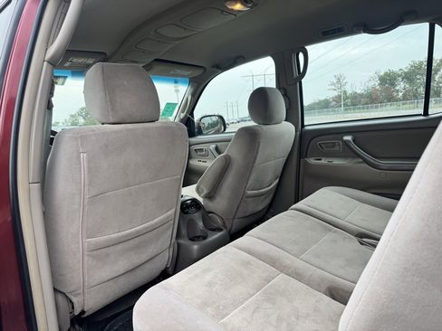 Used 2007 Toyota Sequoia SR5 image 18