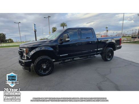 Used 2022 Ford F250 Lariat w/ Black Appearance Package image 5