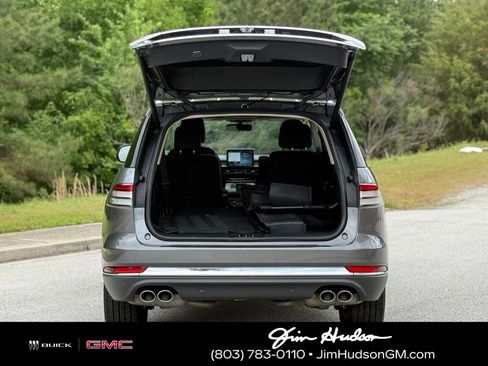 Used 2023 Lincoln Aviator AWD w/ Premium Package image 17