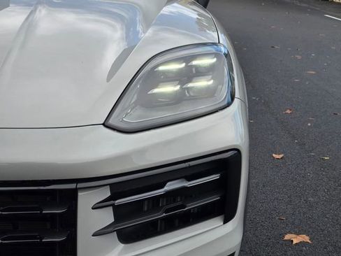 Used 2026 Porsche Cayenne image 12