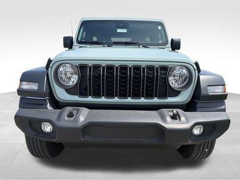 Used 2024 Jeep Wrangler Unlimited Sport AWD/4WD image 2