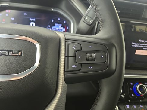 Used 2024 GMC Sierra 2500 Denali w/ Technology Package image 17