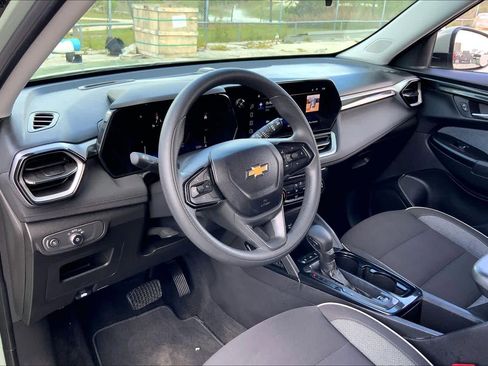 Used 2025 Chevrolet TrailBlazer LT image 17