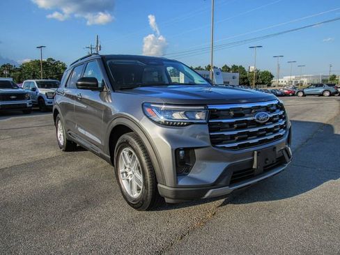 New 2025 Ford Explorer Active w/ Active Comfort Package image 1