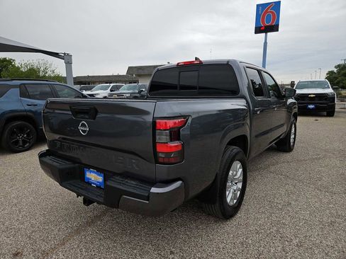 Used 2022 Nissan Frontier SV image 8