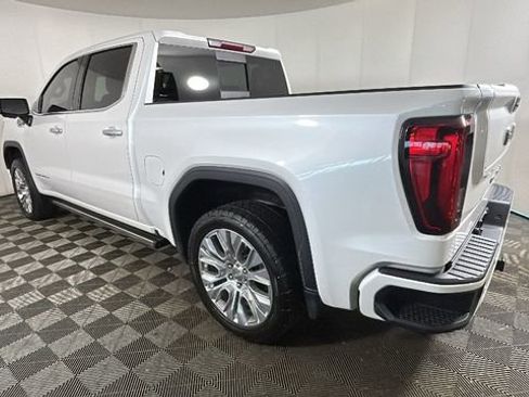 Used 2022 GMC Sierra 1500 Denali w/ Denali Premium Package AWD/4WD image 5