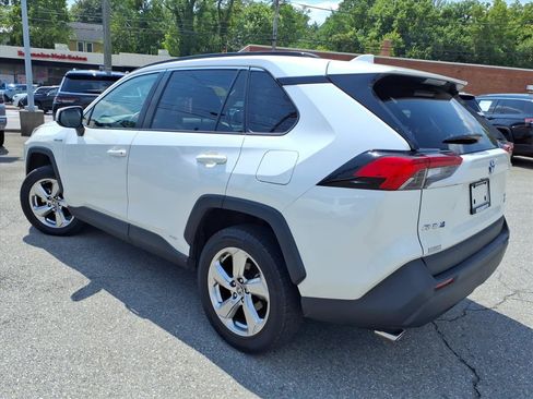 Used 2021 Toyota RAV4 XLE Premium AWD/4WD image 6