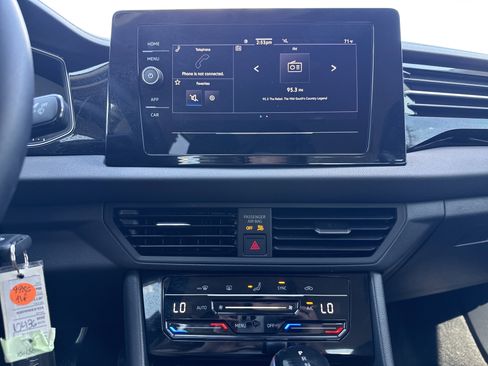 Certified 2025 Volkswagen Jetta S FWD image 12