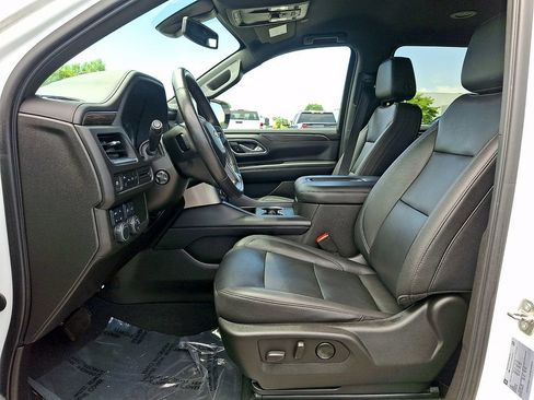 Used 2021 Chevrolet Suburban LT w/ Luxury Package AWD/4WD image 14