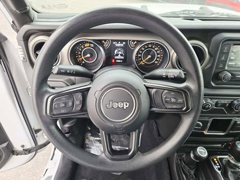 Used 2018 Jeep Wrangler Unlimited Sport image 24
