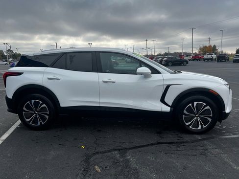 Used 2024 Chevrolet Blazer EV LT image 3