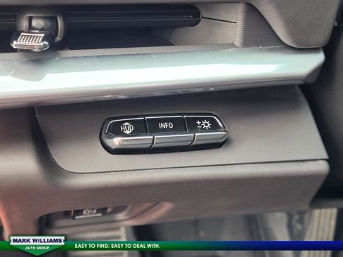 Used 2021 Chevrolet Corvette Stingray Premium Conv w/ Z51 Performance Package image 19