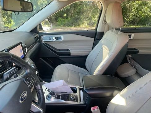 Used 2020 Ford Explorer Limited AWD/4WD image 9