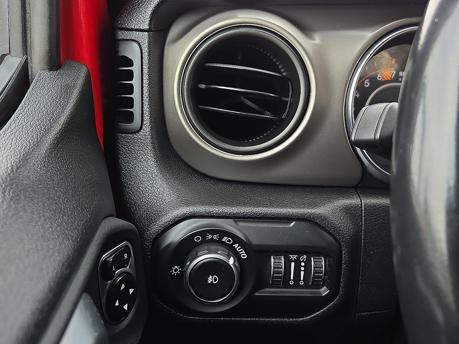Used 2021 Jeep Wrangler Unlimited Sport AWD/4WD image 19