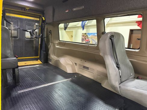 Used 2014 Chevrolet Express 3500 LT w/ LT Preferred Equipment Group RWD image 24