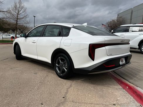 Used 2025 Kia K4 LXS image 8