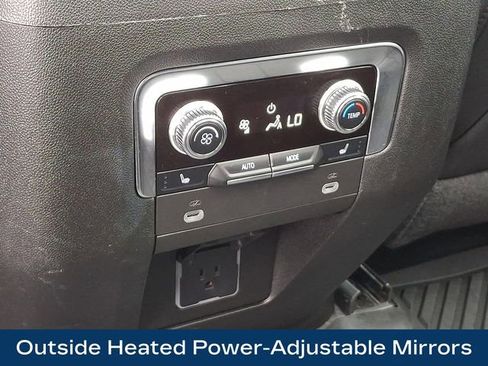 Used 2024 GMC Yukon XL SLT image 14