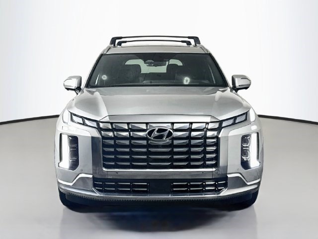Used 2024 Hyundai Palisade Calligraphy FWD image 2