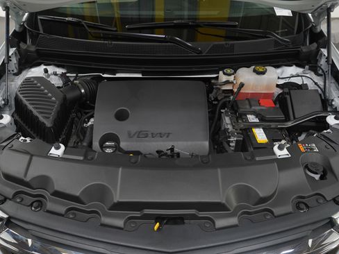 Used 2023 Chevrolet Traverse LS w/ Safety Package image 30