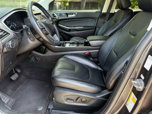 Used 2020 Ford Edge Titanium FWD image 16