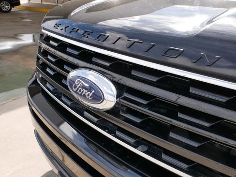 Used 2021 Ford Expedition Limited image 55