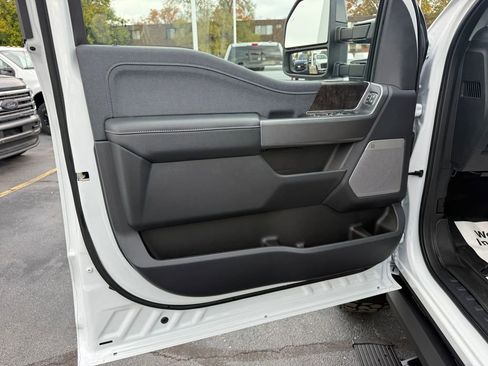 New 2026 Ford F250 Lariat w/ Black Appearance Package image 77
