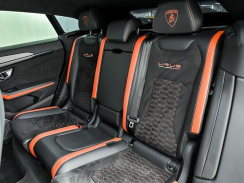 Used 2022 Lamborghini Urus AWD/4WD image 19