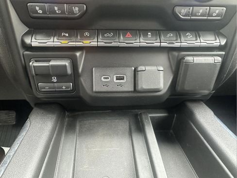 Used 2022 Chevrolet Silverado 1500 LTZ image 26