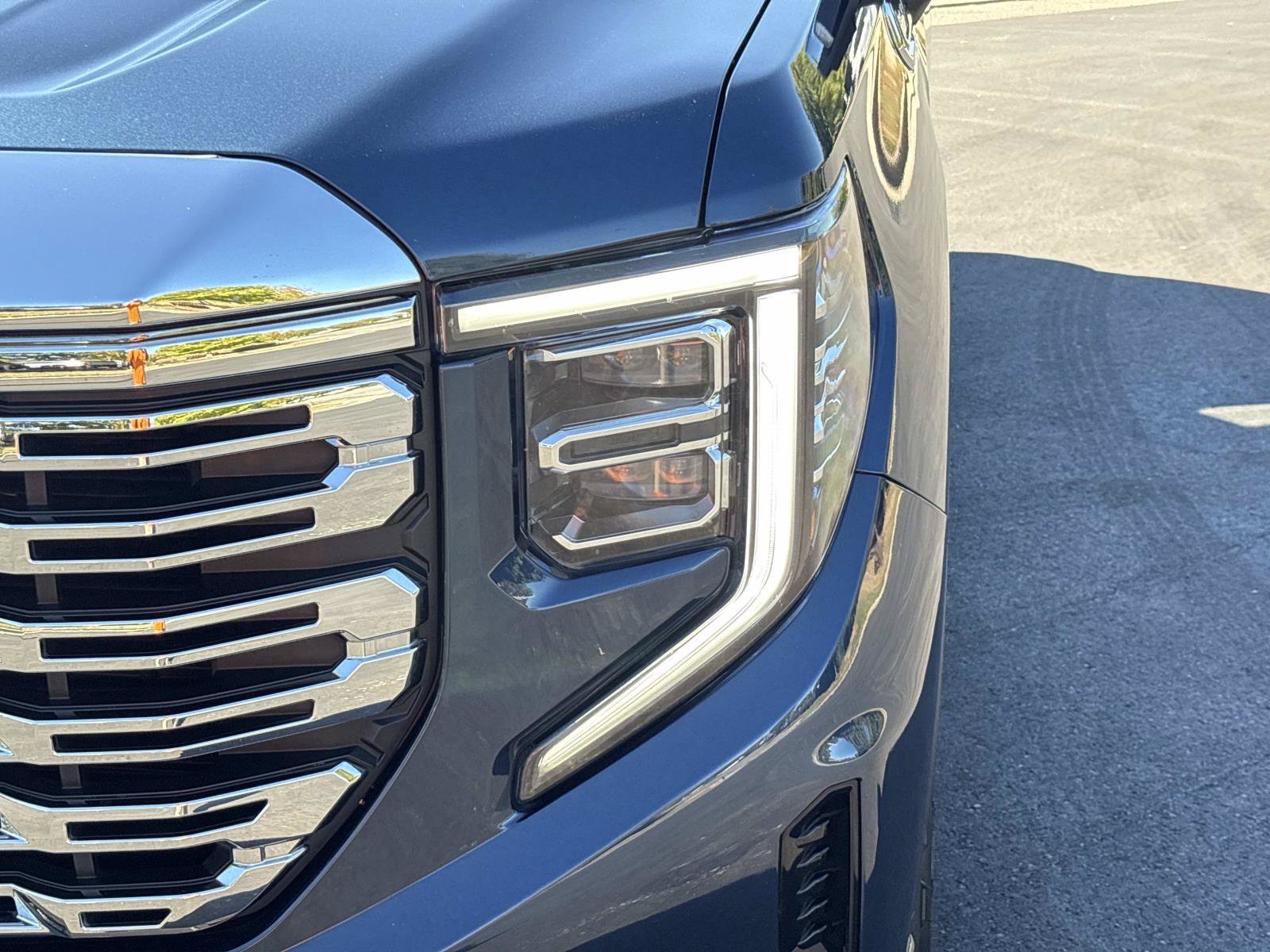 Used 2022 GMC Sierra 1500 Denali w/ Technology Package AWD/4WD image 12