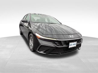 Used 2024 Hyundai Elantra SE FWD 360° Tour