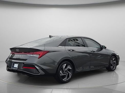 Certified 2025 Hyundai Elantra SEL FWD image 7