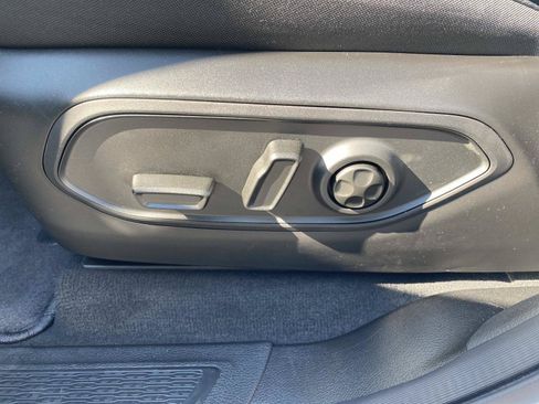 Used 2026 Jeep Grand Cherokee L Laredo RWD image 24