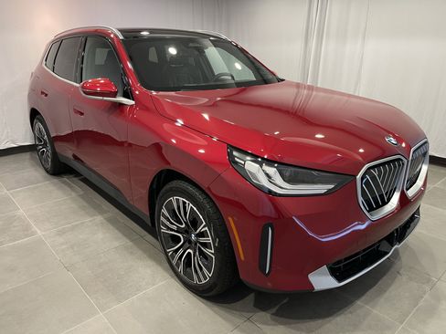 Used 2025 BMW X3 xDrive30i w/ Convenience Package image 3