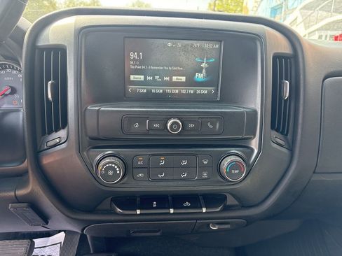 Used 2018 Chevrolet Silverado 1500 Custom w/ Custom Value Package image 15