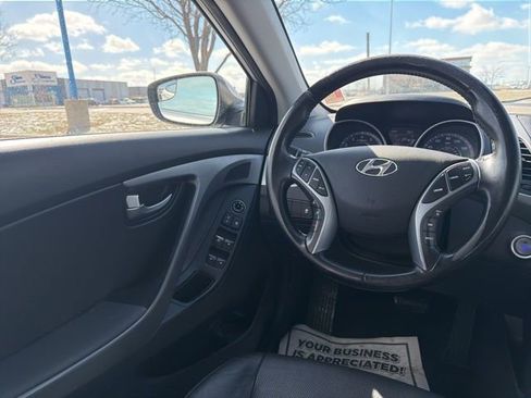 Used 2016 Hyundai Elantra Limited image 16