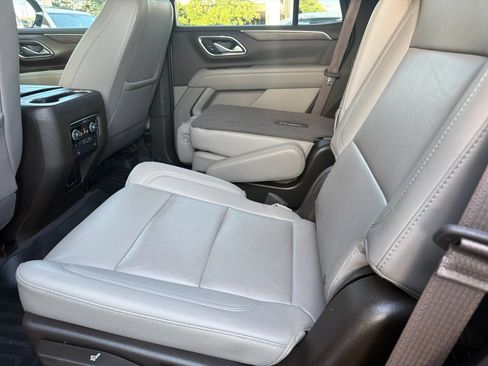 Used 2023 Chevrolet Tahoe Z71 w/ Z71 Off-Road Package AWD/4WD image 13