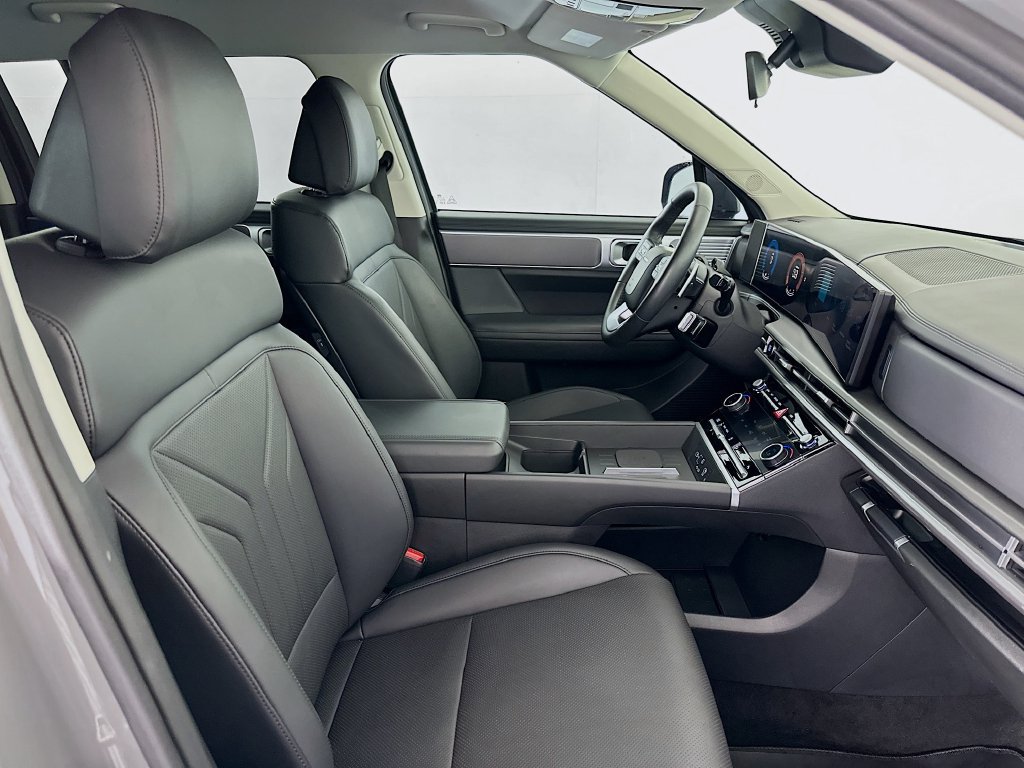 Certified 2025 Hyundai Santa Fe SEL FWD image 25