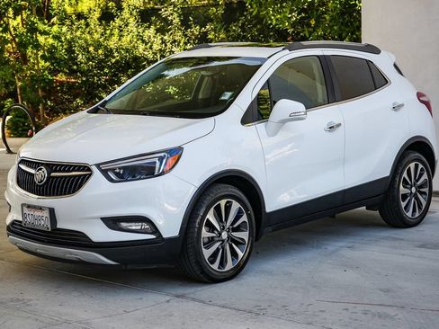 Used 2019 Buick Encore Essence FWD image 3