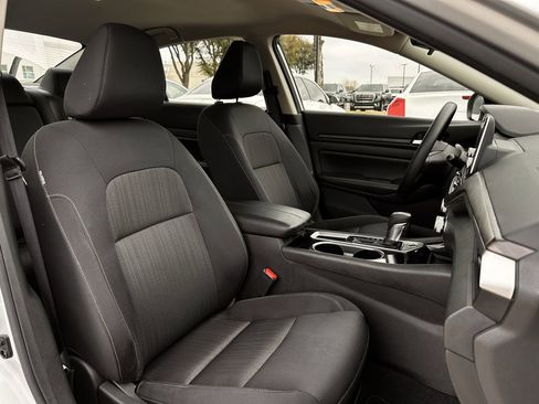 Used 2024 Nissan Altima 2.5 SV image 30