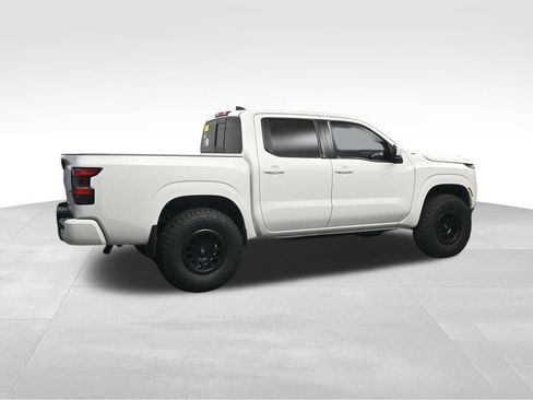 Used 2022 Nissan Frontier SV RWD image 5