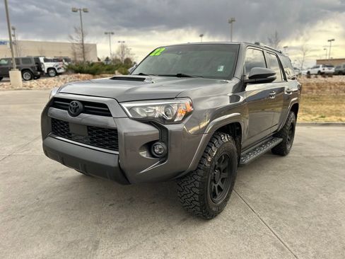 Used 2022 Toyota 4Runner TRD Off-Road Premium AWD/4WD image 3
