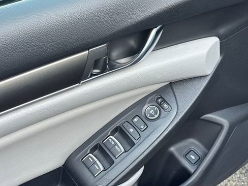 Used 2020 Honda Accord LX image 5