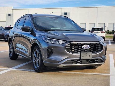 Used 2023 Ford Escape ST-Line w/ Tech Pack #1 image 3